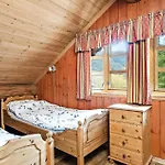 Nice Home In Etne With Sauna 度假居